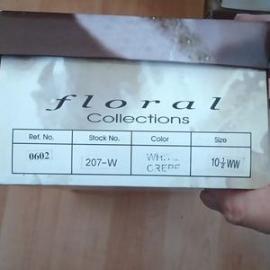 Floral collections size 10 1/2 ww brand new pair woman shoes color white crepe